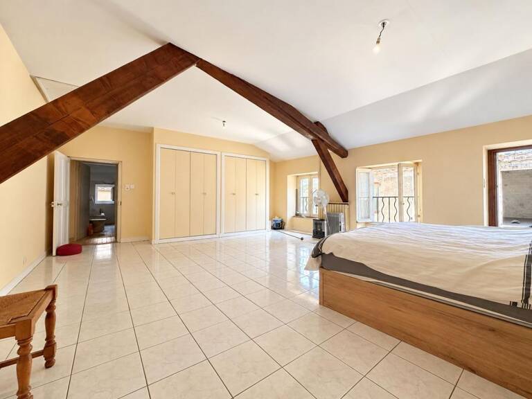 À vendre grand appartement T3bis avec garage et cave — photo 1