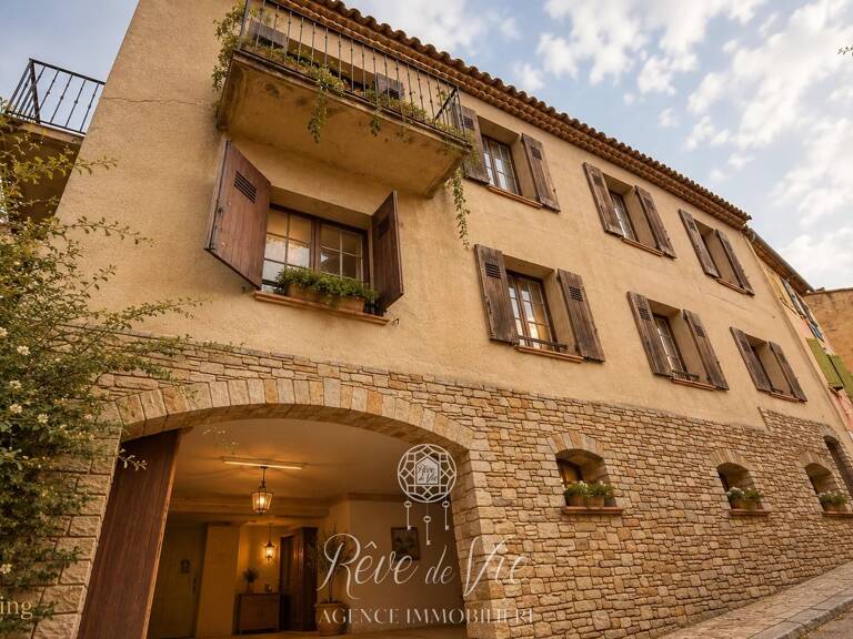 GRANDE MAISON AVEC GARAGE AU CŒUR DU VILLAGE DE BORMES-LES-MIMOS — photo 1