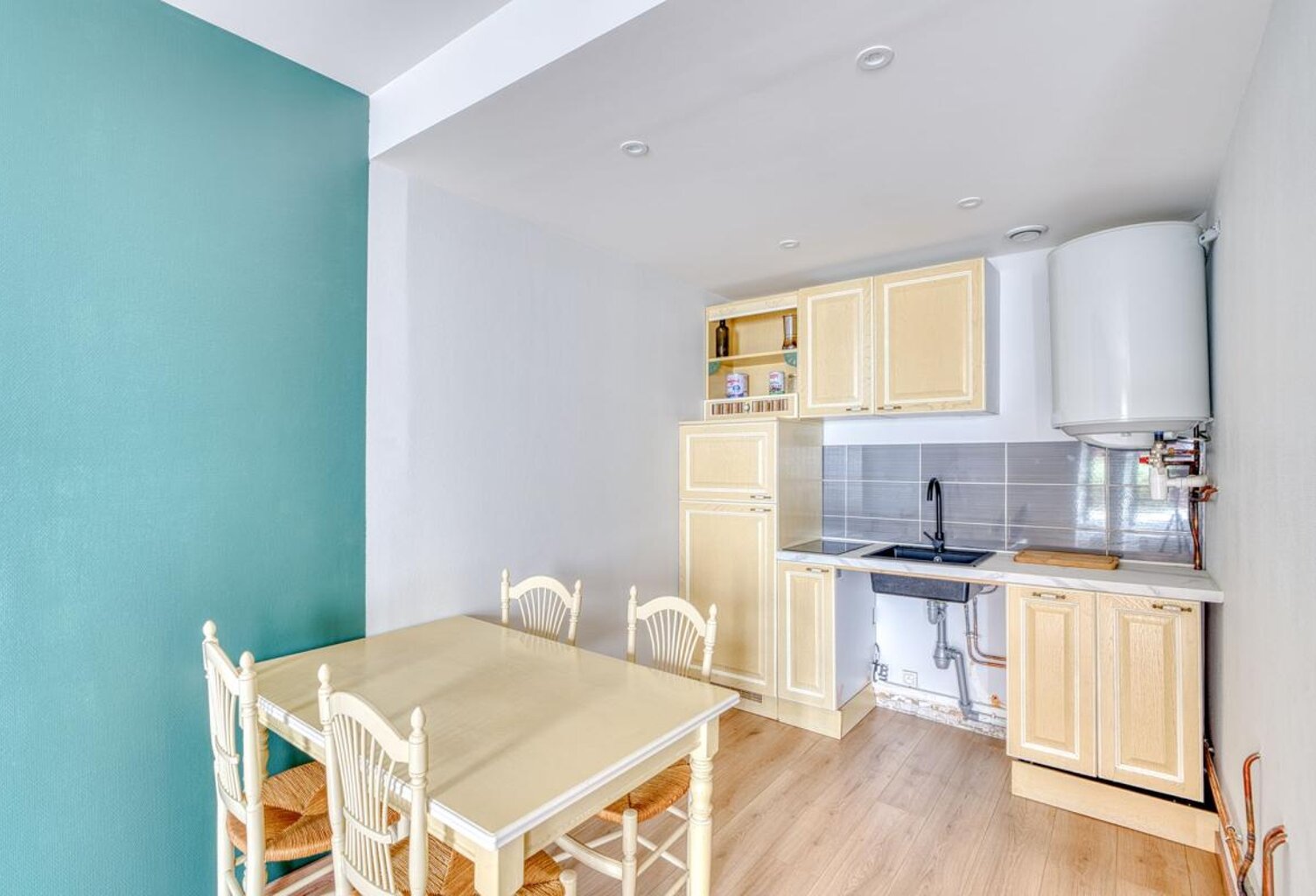 Idéal invest : Studio 32 m² rénové intégralement – Quartier Gorge de Loup — photo 1
