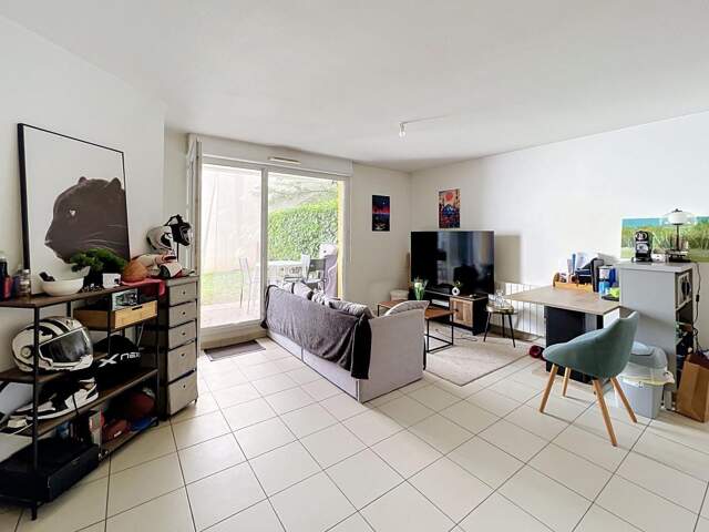 À VENDRE – T2 EN REZ-DE-JARDIN – VÉNISSIEUX – INVESTISSEMENT LOCATIF — photo du bien