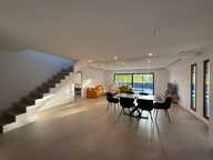 Maison À Vendre à Uzès : 5 pièces sur petite parcelle avec piscine et stationnement. Vite ! — photo 2