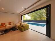Maison À Vendre à Uzès : 5 pièces sur petite parcelle avec piscine et stationnement. Vite ! — photo 3