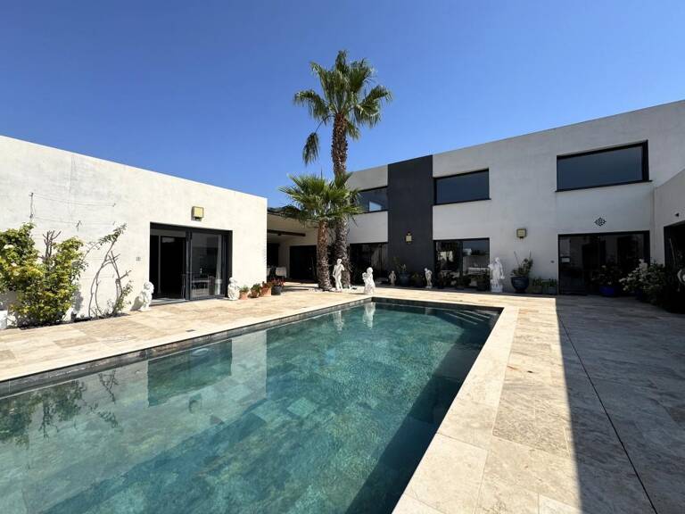 Villa d'exception aux volumes spectaculaires et prestations haut de gamme — photo 1