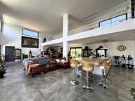 Villa d'exception aux volumes spectaculaires et prestations haut de gamme — photo 2