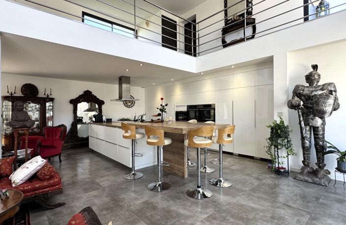 Villa d'exception aux volumes spectaculaires et prestations haut de gamme — photo 3