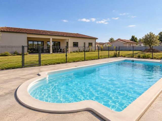 EXCLUSIVITE - TEYSSODES - Maison familiale avec piscine — photo du bien