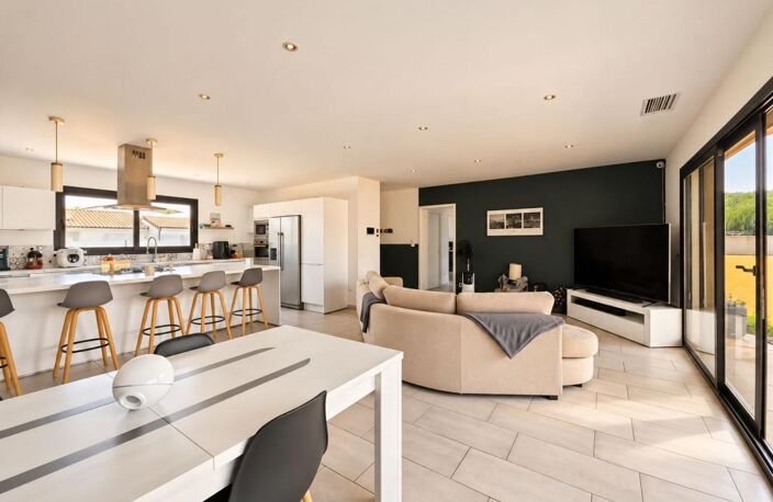 EXCLUSIVITE - TEYSSODES - Maison familiale avec piscine — photo 2
