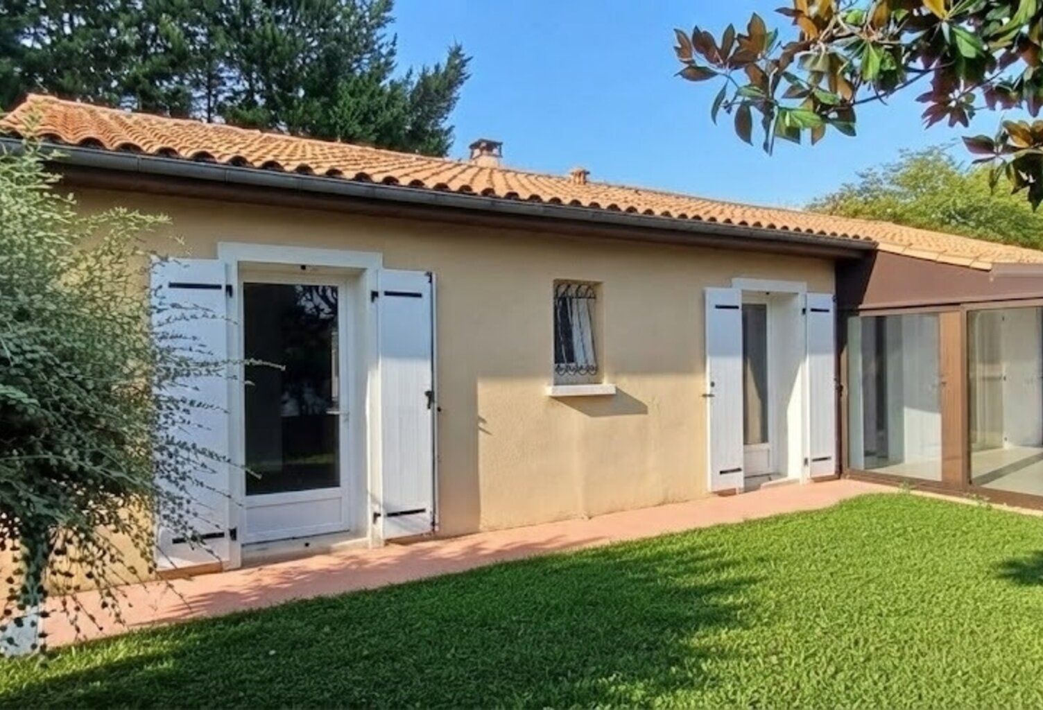 Maison à vendre 4 pièces plain pied (16) LA COURONNE, 4 chambres et terrain — photo 1
