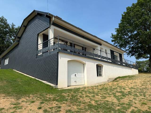 Superbe villa en position dominante aux portes de LOURDES ! — photo du bien