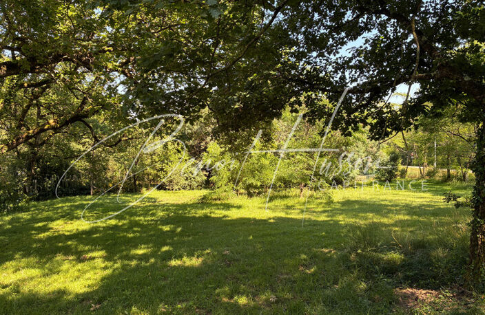 Terrain constructible de 1768m² - Hors lotissement — photo 3