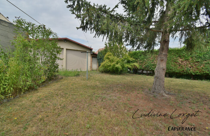Maison traditionnelle à vendre avec travaux à Soissons(02) bien situé – 6 pièces- 140 m² habitables–Vivable de plain- pied–4 chambres-Sous sol total–Carport–Double garage –Terrain 1200m2 — photo 3
