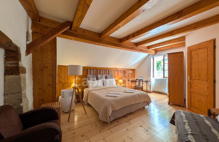 Fonds de commerce et murs à vendre - Demeure XVIᵉ avec restaurant, chambres d’hôtes et logement privatif – Site Patrimonial Remarquable (39) — photo 3
