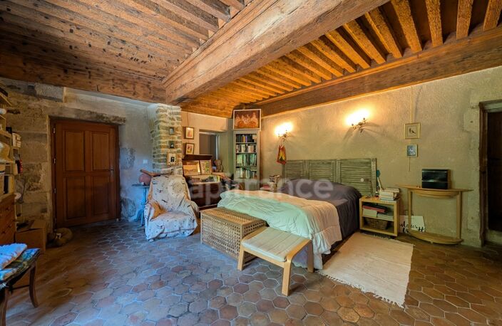 Fonds de commerce et murs à vendre - Demeure XVIᵉ avec restaurant, chambres d’hôtes et logement privatif – Site Patrimonial Remarquable (39) — photo 5