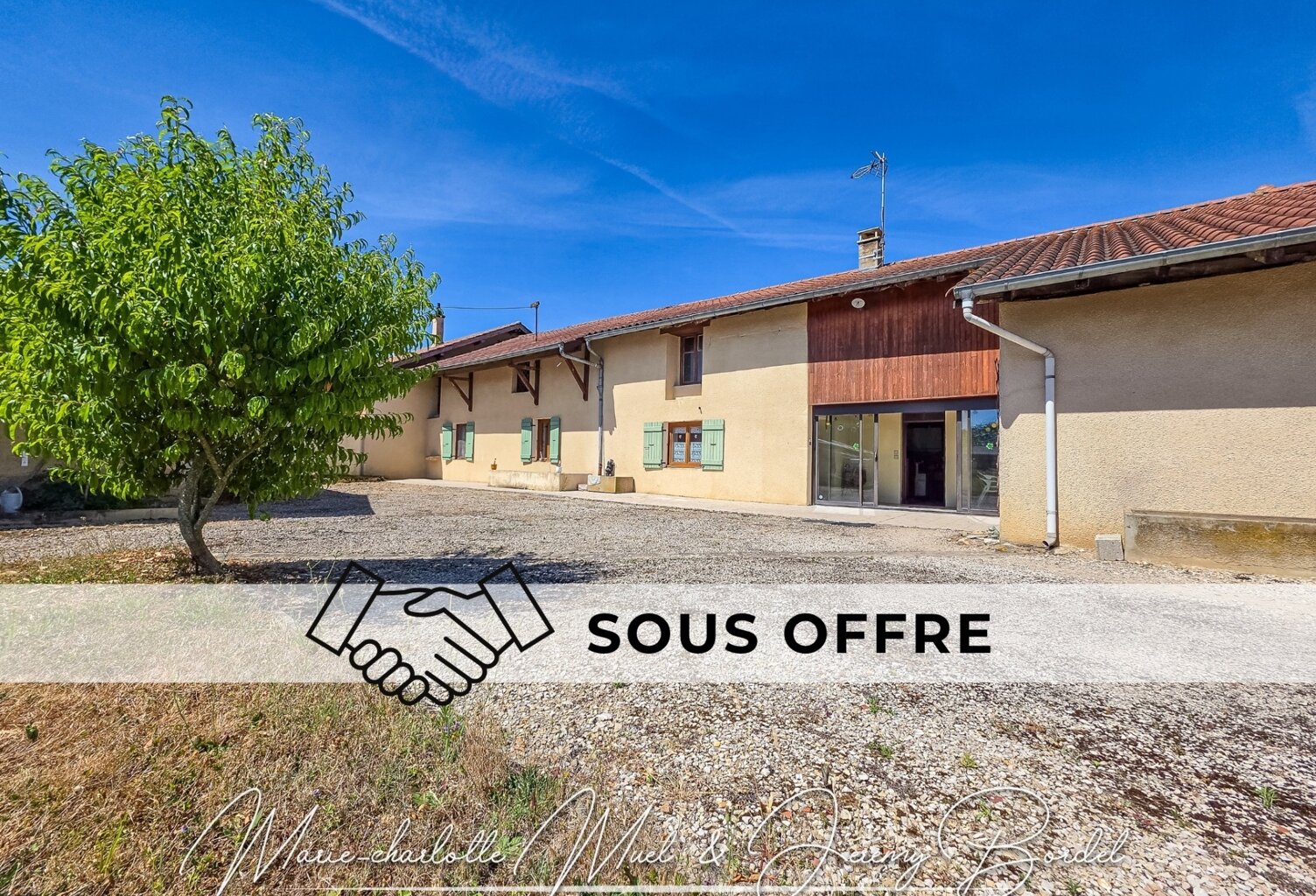Longère avec double garage et dépendances — photo 1