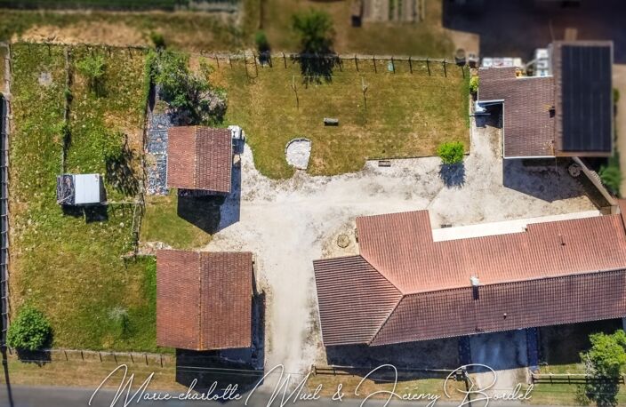 Longère avec double garage et dépendances — photo 2