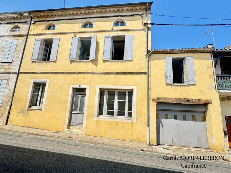 Maison en pierre à rénover, 3 chambres, garage et cour — photo 1