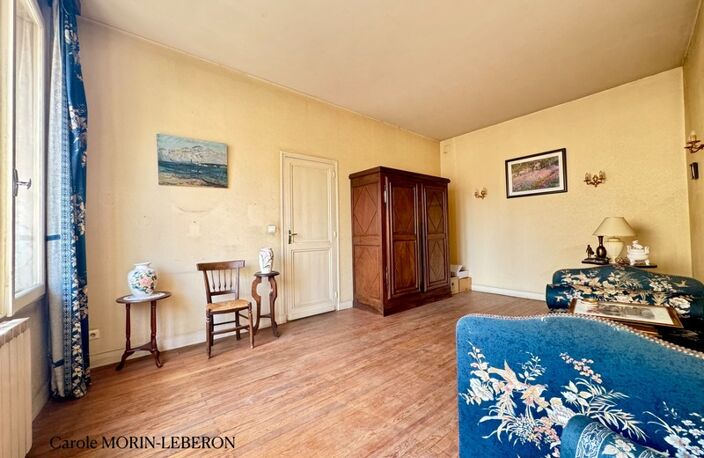 Maison en pierre à rénover, 3 chambres, garage et cour — photo 2