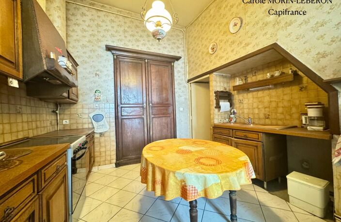 Maison en pierre à rénover, 3 chambres, garage et cour — photo 4