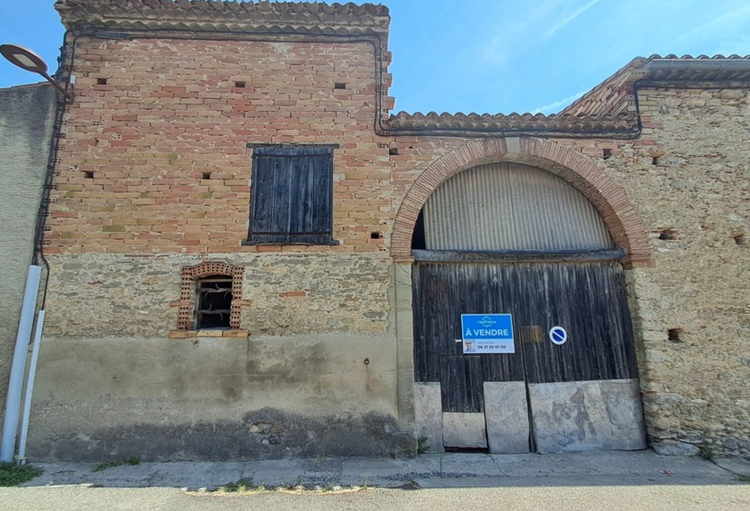 Maison de village traversante, grand garage, grange et fort potentiel – Pexiora — photo 1
