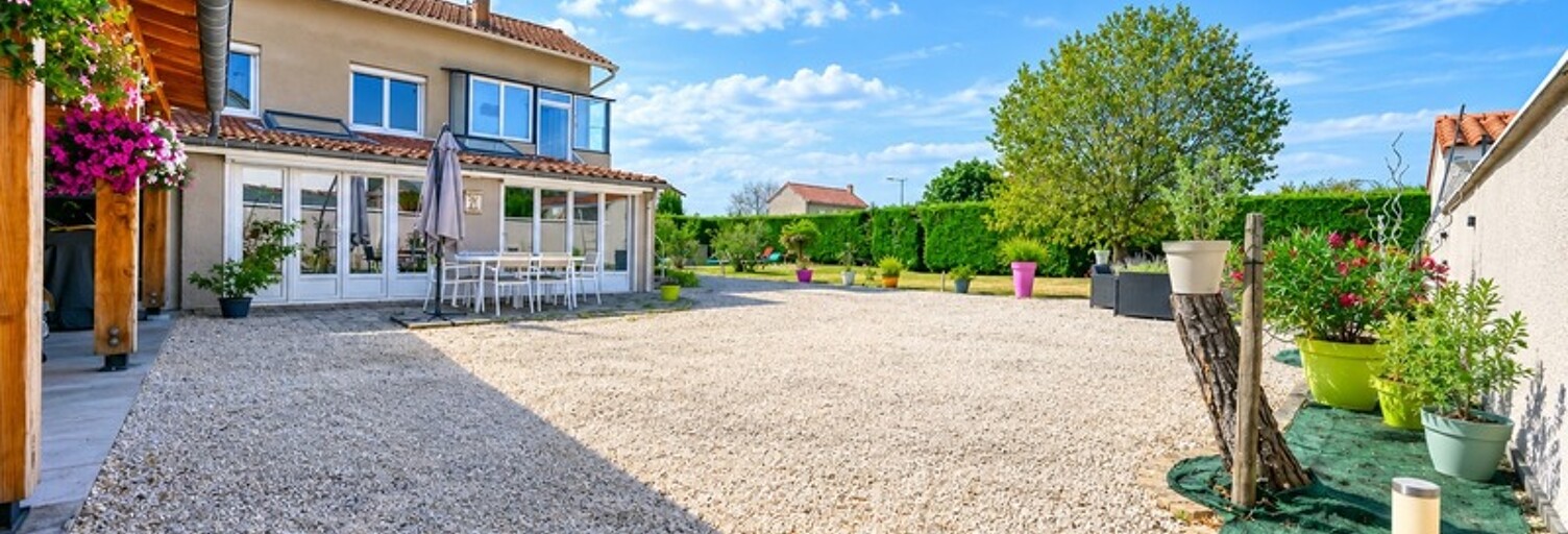 Maison 6 Pièces 153 m² à vendre à Saint-André-le-Puy (42210)