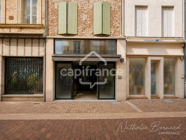 VILLENEUVE-SUR-LOT – IMMEUBLE MIXTE DE 210 M² – COMMERCE ET HABITATION – LIBRE — photo du bien