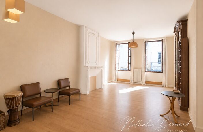 VILLENEUVE-SUR-LOT – IMMEUBLE MIXTE DE 210 M² – COMMERCE ET HABITATION – LIBRE — photo 2