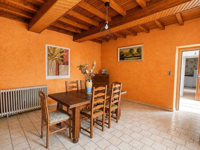 Maison de 130,94 m² à rénover avec dépendances et jardin — photo du bien