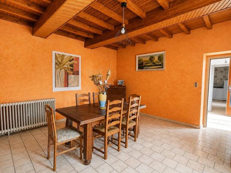 Maison de 130,94 m² à rénover avec dépendances et jardin — photo 1