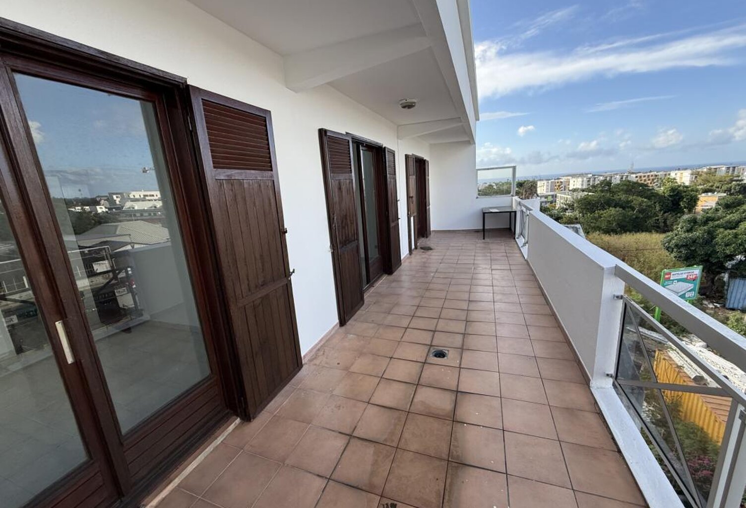 À Saint-Denis, appartement F4 de 71 m2 avec Grande terrasse — photo 1