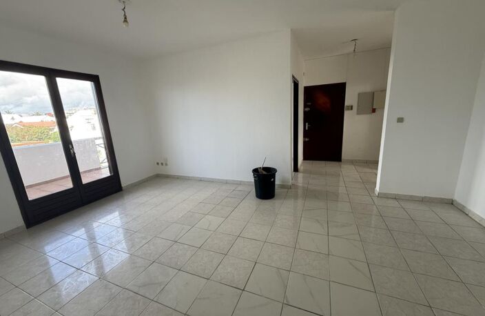 À Saint-Denis, appartement F4 de 71 m2 avec Grande terrasse — photo 2