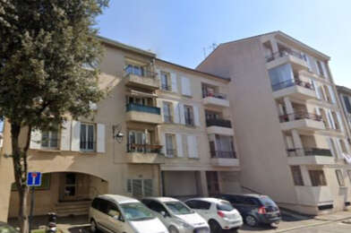 Appartement 4 pièces 838 €