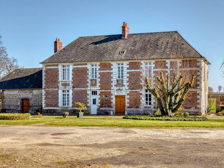 Manoir  du XVI ème , 218 m2 + grenier + cellier/  1480 m2 de dépendances sur 1,6ha — photo 1