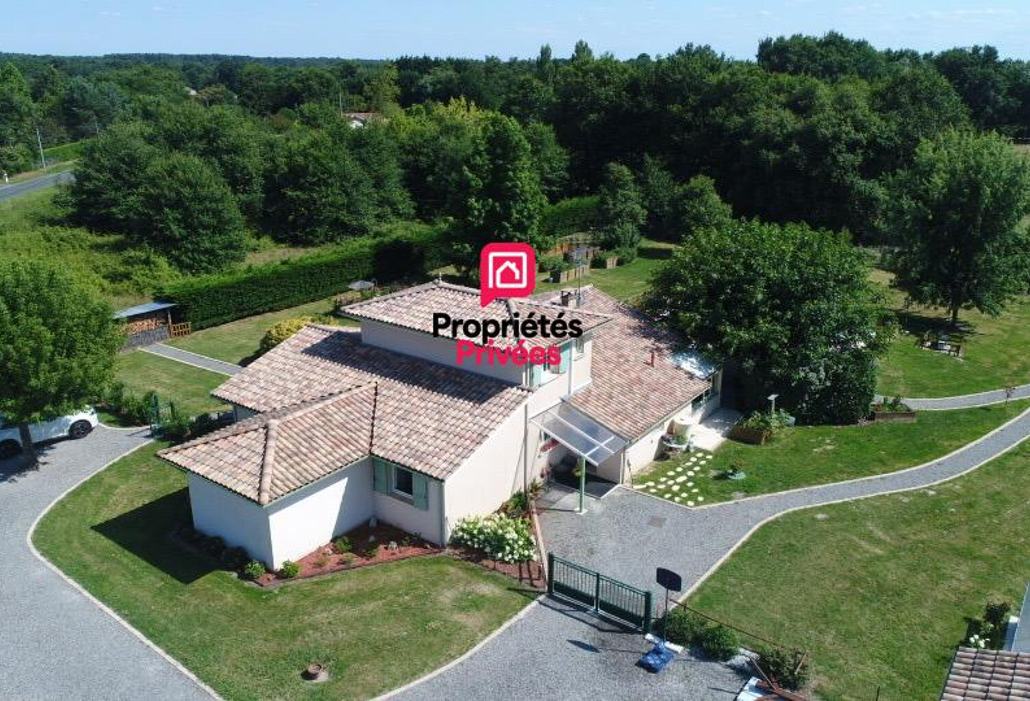 Propriété familiale avec piscine chauffée et parc arboré — photo 1