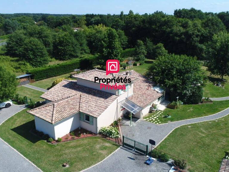Propriété familiale avec piscine chauffée et parc arboré — photo 1