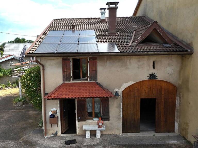 Veyziat - Oyonnax - Maison de village, 100 m²,  avec belle terrasse, terrain et garage — photo 1