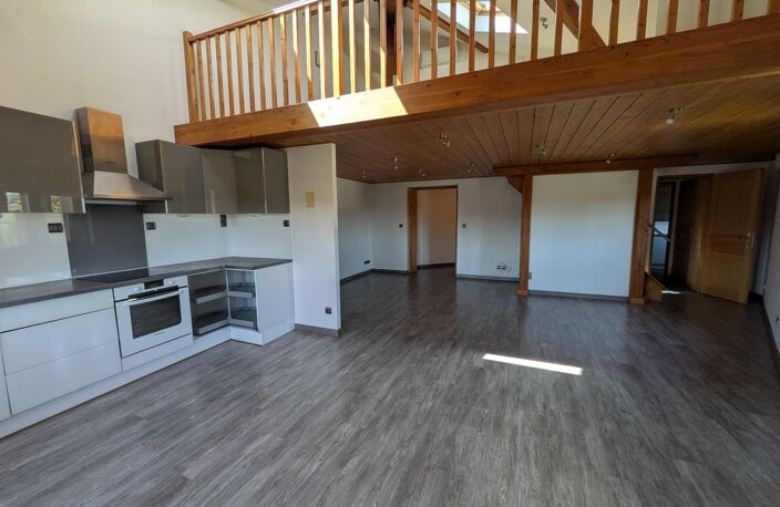 Location appartement 3 pièces 66 m² à Charly (69390) — photo 2