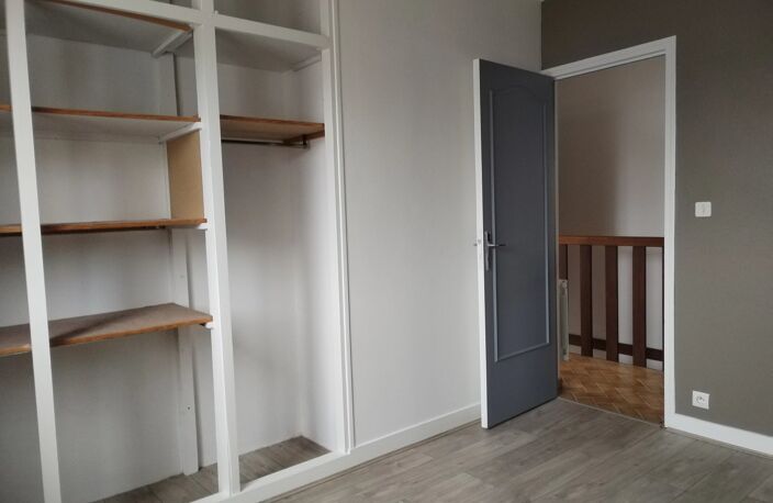 APPARTEMENT 1ER ÉTAGE – 4 PIÈCES – 3 CHAMBRES – SOUPPES-SUR-LOING — photo 3