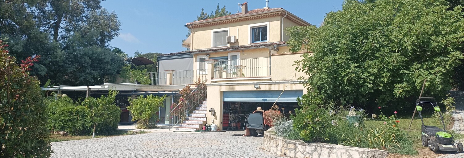 Maison 8 Pièces 240 m² à vendre à La Roquette-sur-Siagne (06550)