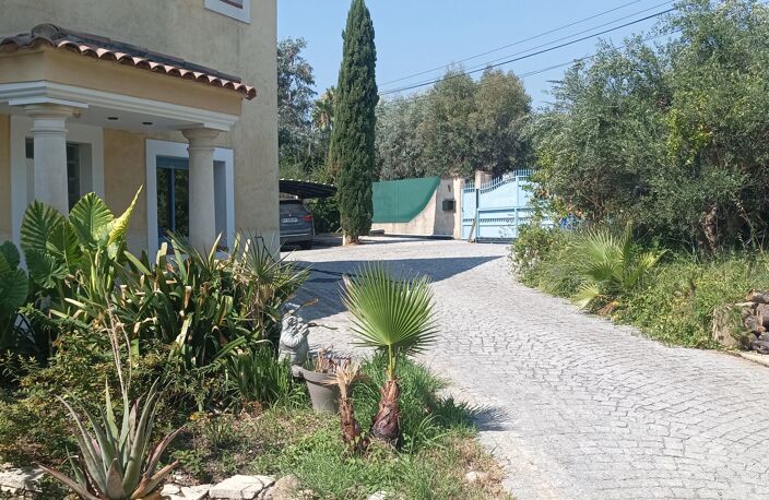 VILLA  AU CALME — photo 2