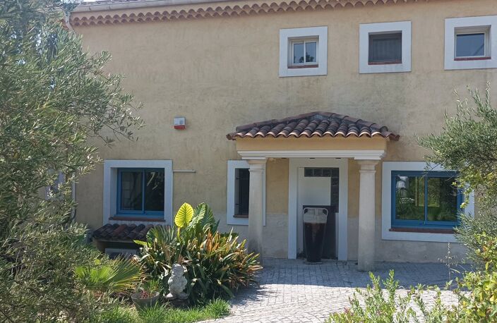 VILLA  AU CALME — photo 3