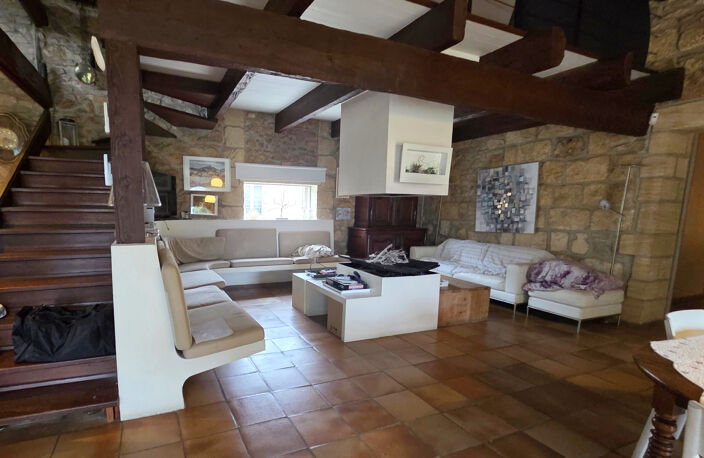 Immeuble de rapport avec Maison vigneronne et  locaux proche — photo 3