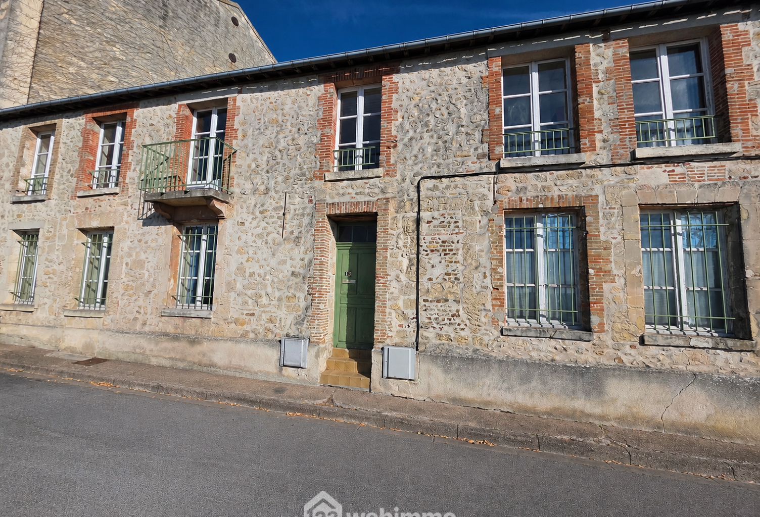 Immeuble - 180m² - Laon — photo 1