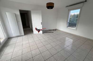 Appartement 3 pièces 956 €