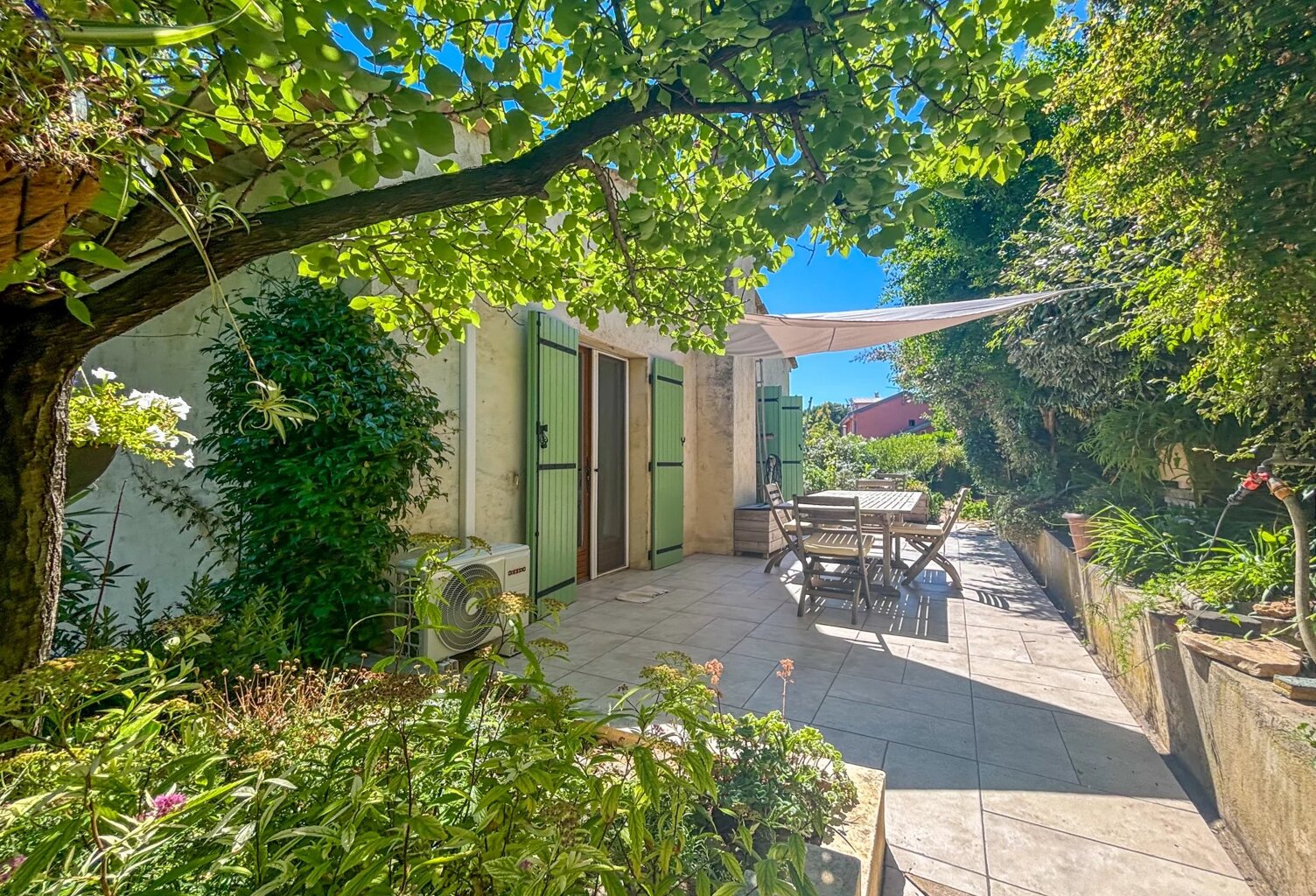 NICE-LANTERNE: Maison 4-5 pièces avec jardin — photo 1