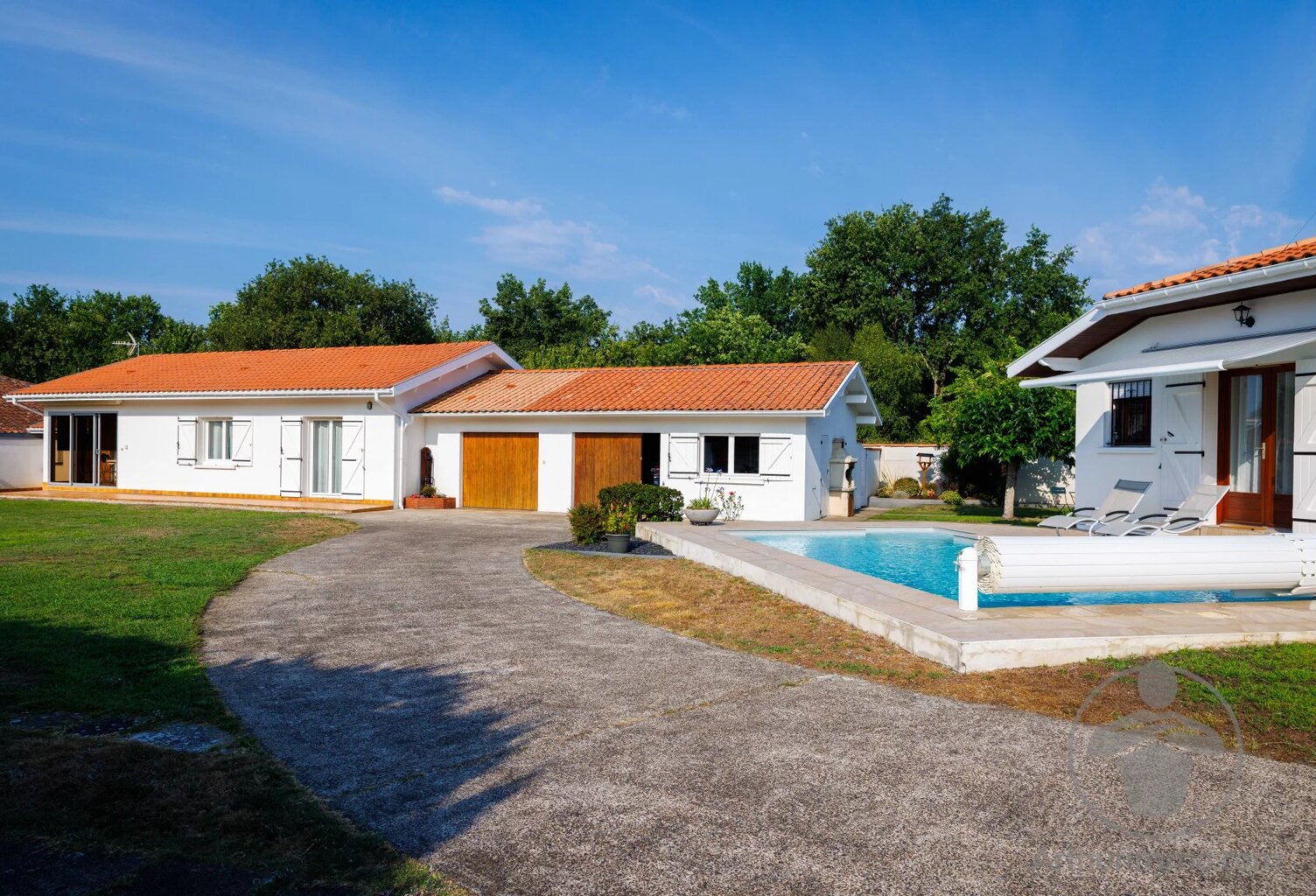 Rare à Parentis-en-Born – Propriété avec deux maisons, piscine et terrain de plus de 2 000 m² — photo 1