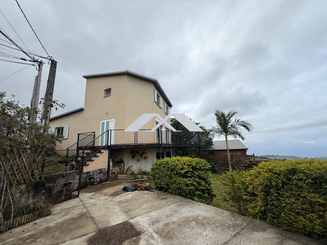 Superbe villa F5 meublée avec vue mer à Petite-Île — photo du bien