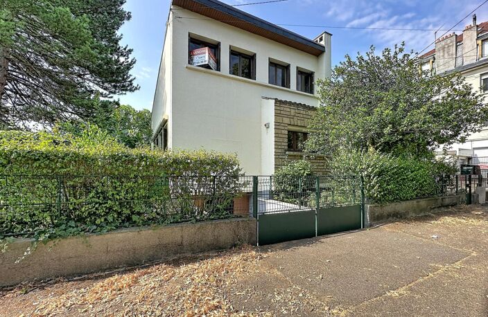 Maison individuelle avec fort potentiel  Le Ban-Saint-Martin — photo 2