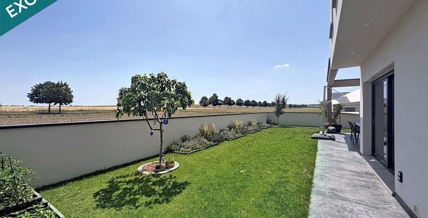 À quelques minutes de Reims  Une maison contemporaine aux prestations de qualité. — photo 1