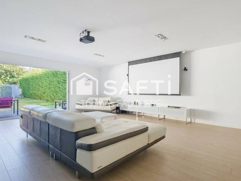 Demeure d'exception de 210 m² à Neuilly-Plaisance — photo 1