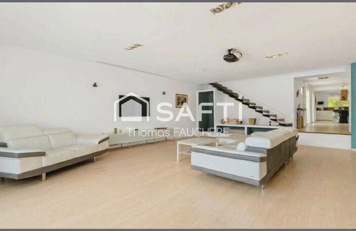 Demeure d'exception 210m² centre Neuilly-Plaisance — photo 3